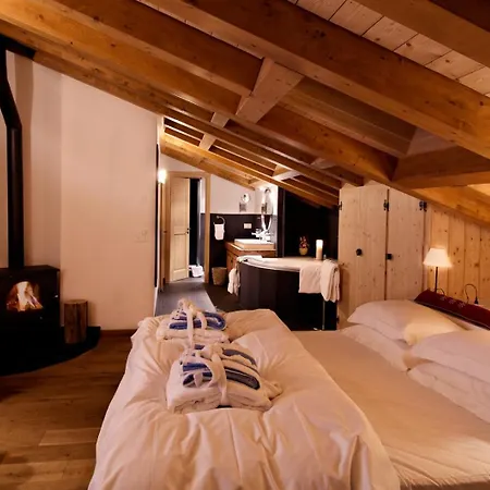Chalet Courmayeur: Your Alpine Sanctuary كورمايور